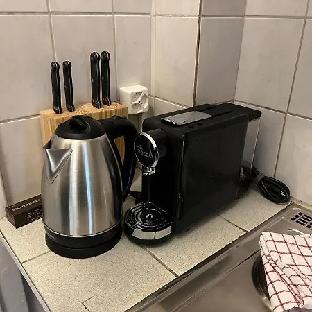 3 Minutes Walking From Train Station Appartamento