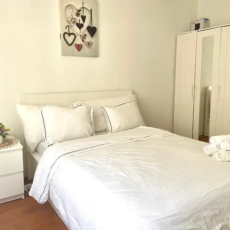 3 Minutes Walking From Train Station Losanna