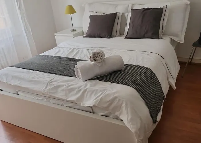 3 Minutes Walking From Train Station Appartement *